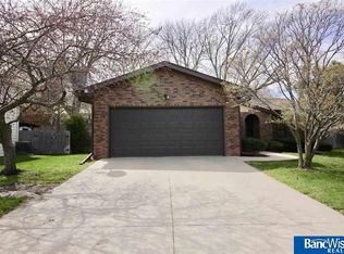 4827 S 66th St, Lincoln, NE 68516