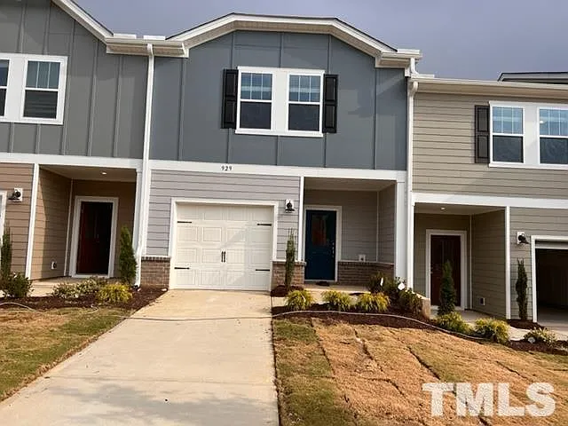 903 Clearhaven Ln — Photo 1