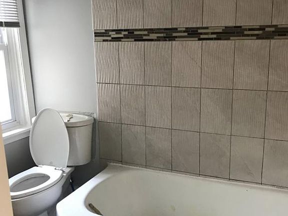 5th image of 2141 E Ann St #2