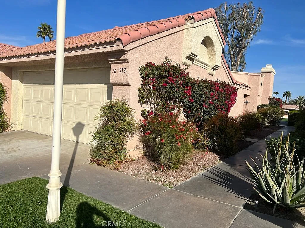 3 bed, 2.5 bath, 1704 sqft, $4,500 — Photo 1