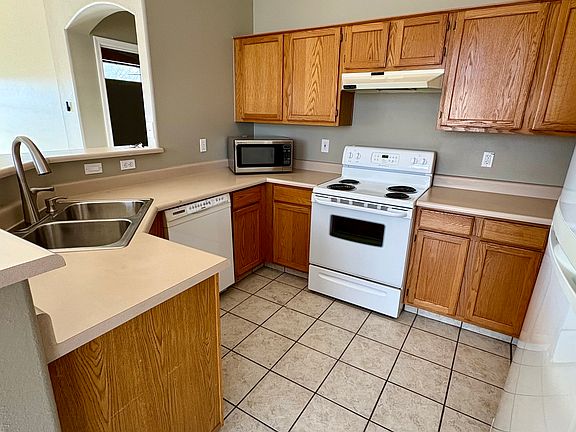 3rd image of 3245 E Sequoia Dr