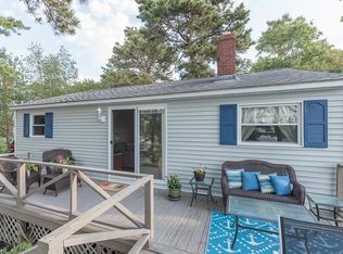 27 Shangri La Blvd, Wareham, MA 02571
