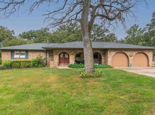 425 Overlook Ct, Geneseo, IL 61254