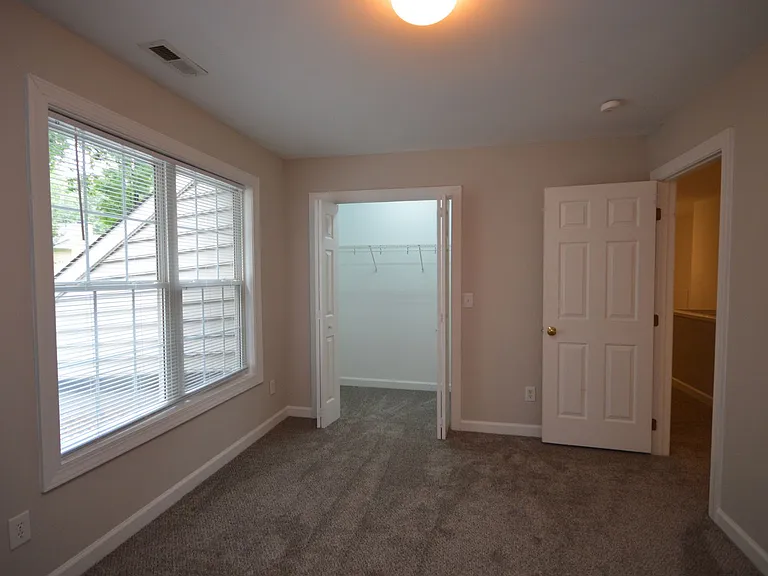 3319 Philmont Dr — Photo 23