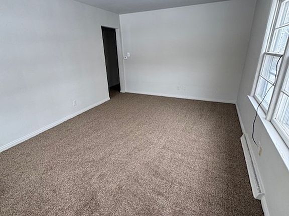 2nd image of 2412 Juliette Ave