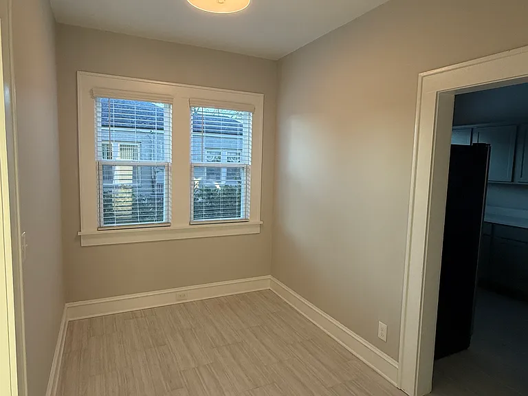 350 Ockley Dr — Photo 14