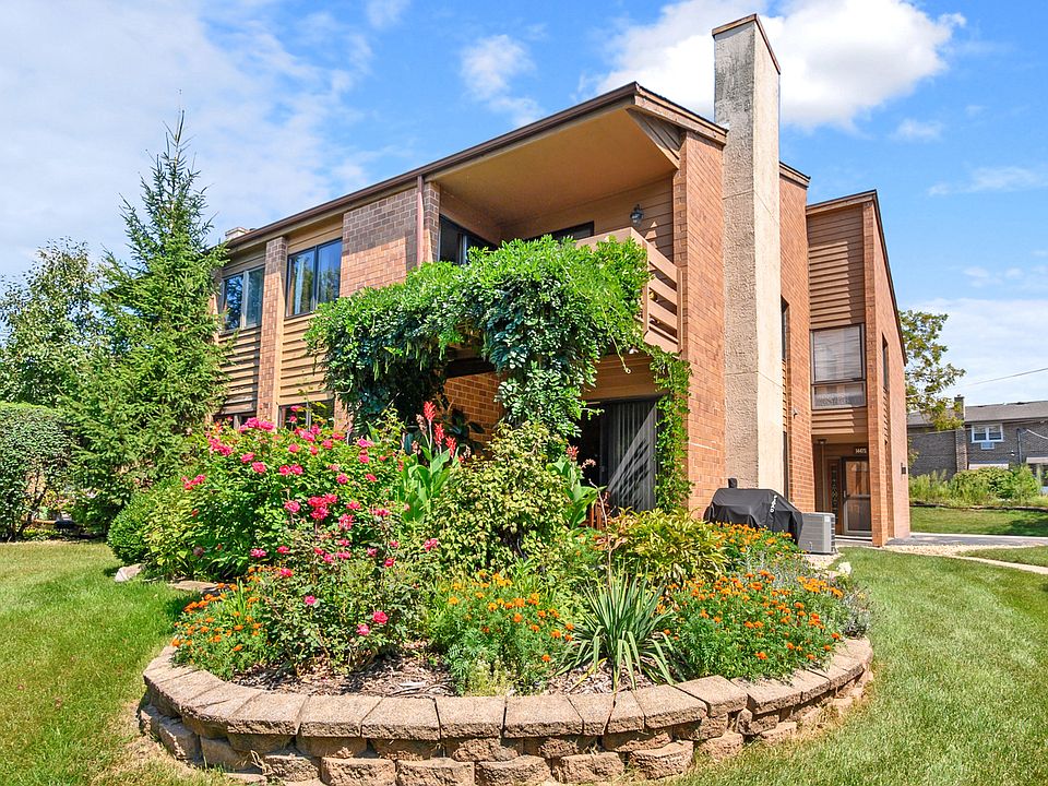 1st image of 14475 S Ravinia Ave #9