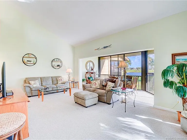 233 NE Edgewater Dr #204 — Photo 23
