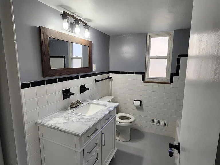 5985 Ridge Rd — Photo 11
