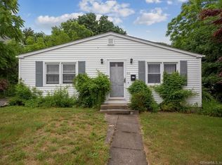 83 Liberty St, Pawcatuck, CT 06379