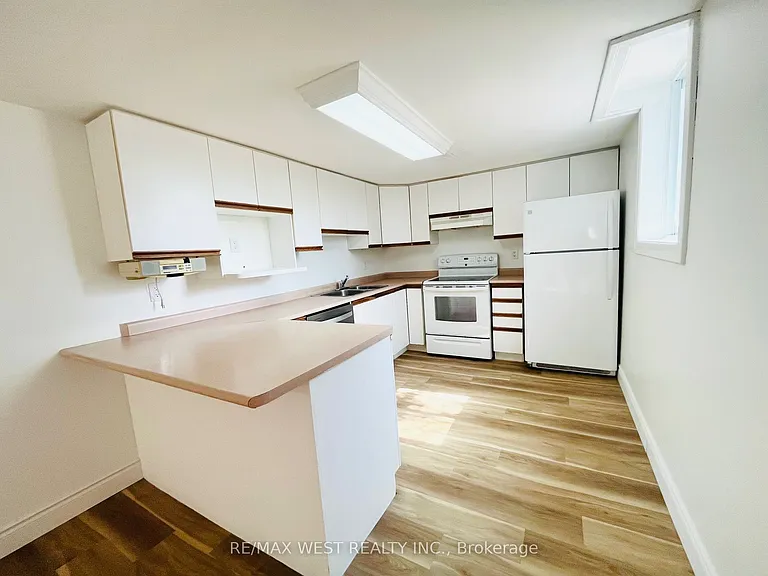 63 Taylorwood Rd #BASEMENT — Photo 5