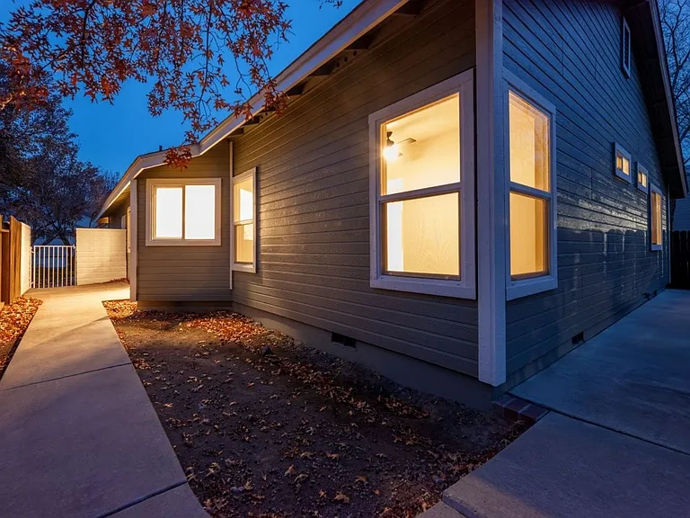 7562 Wheeldale Cir — Photo 32