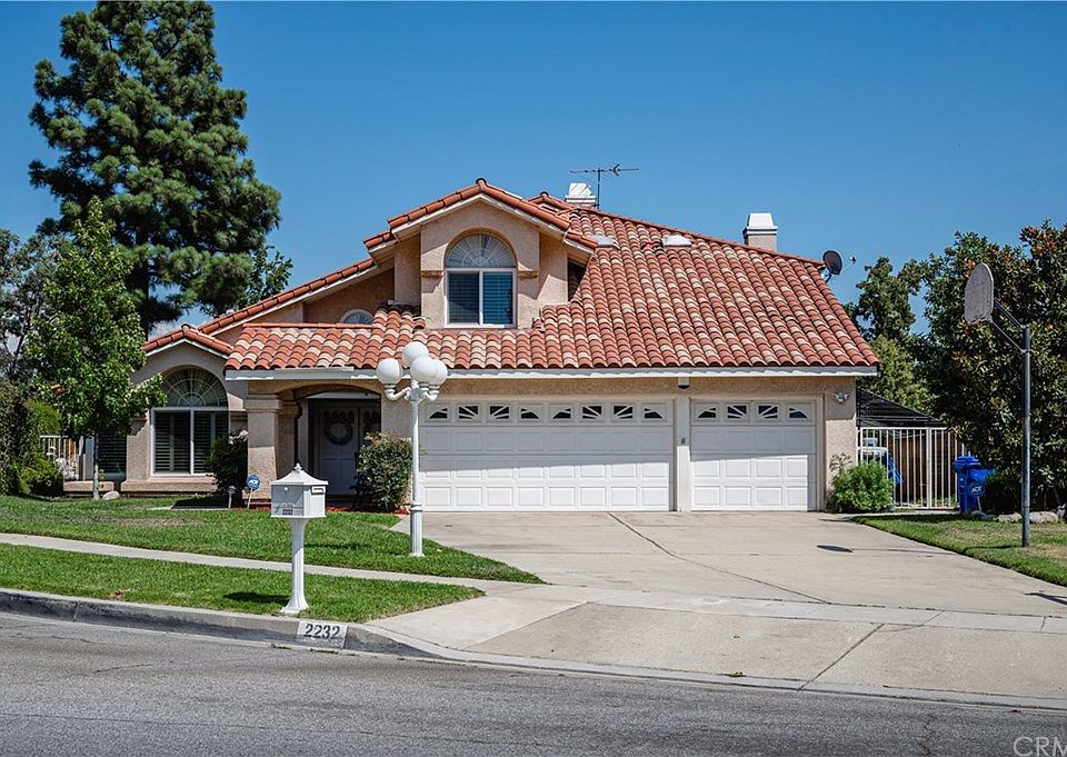 2nd image of 2232 Danube Way
