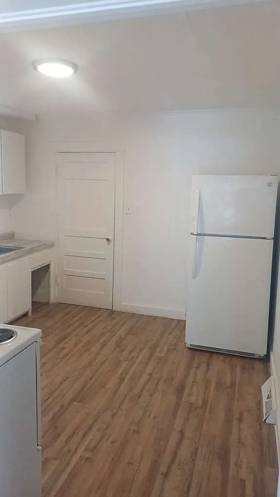 2 bed, 726 sqft, $1,225 — Photo 2