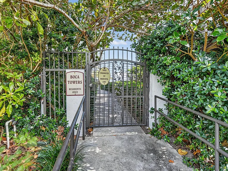 2121 N Ocean Blvd #805W — Photo 28