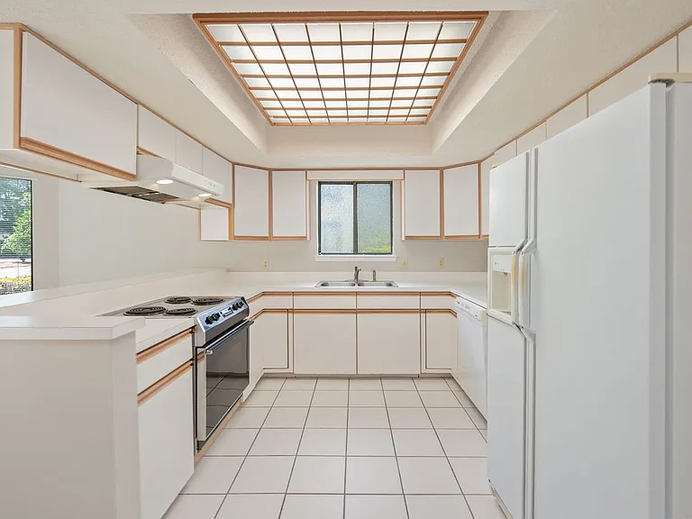 1219 Oakmont Dr — Photo 15