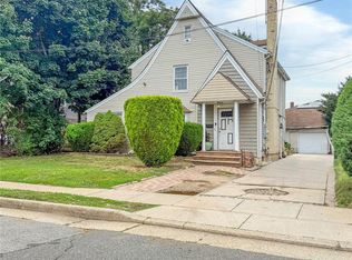 117 Warner Ave, Hempstead, NY 11550