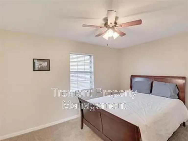 615 Snow St — Photo 8