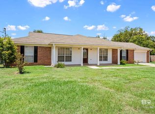 9803 Silverwood Dr, Fairhope, AL 36532