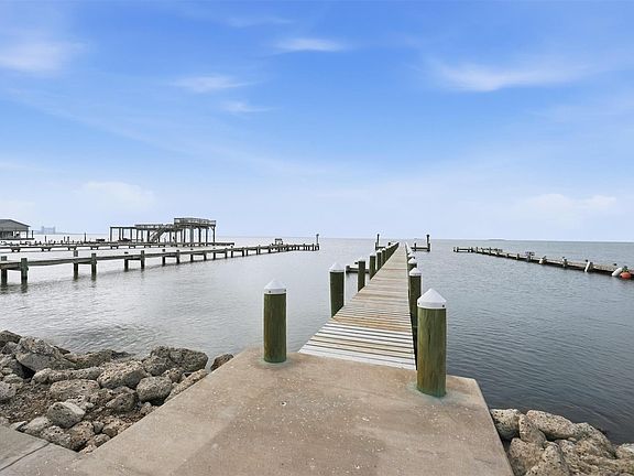 2nd image of 7712 Channelview Dr