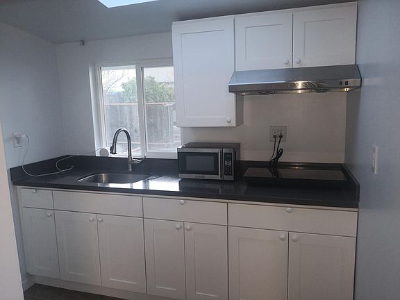 5th image of 5210 Burlingame Ave #1