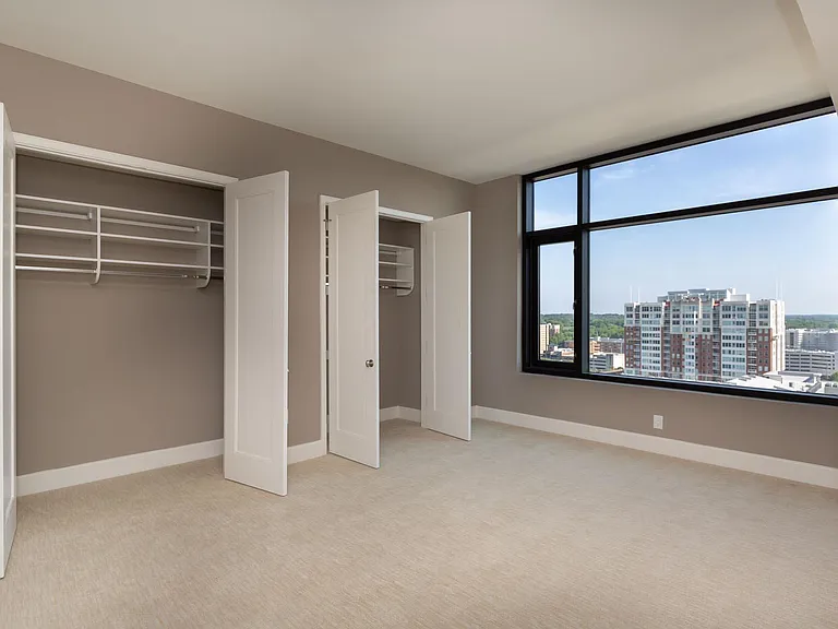 122 N Harrington St #825 — Photo 8