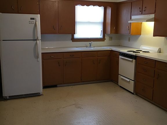 2nd image of 715 W Washington Ave APT 8