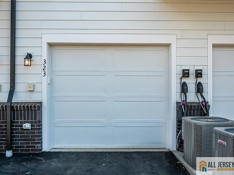 323 Sadie Cir — Photo 25