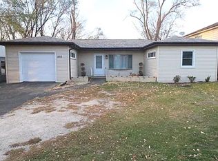 202 Blairs Ferry Rd, Hiawatha, IA 52233