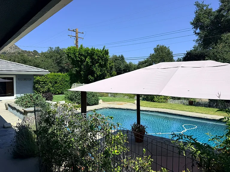 2120 Highland Oaks Dr — Photo 18