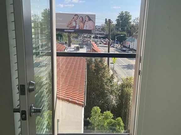 3rd image of 706 N Alvarado St #301