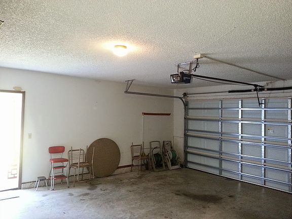 2nd image of 5309 Iroquois Ave