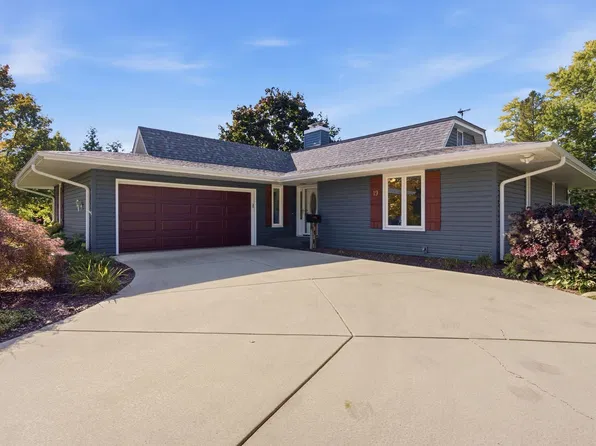 19 Cebold Dr, Montgomery, IL 60538