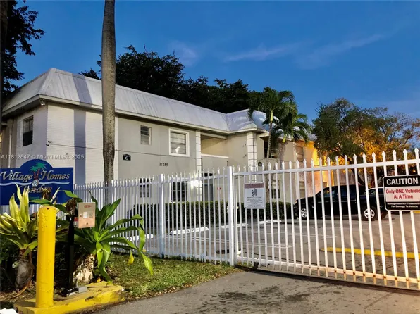17255 SW 95th Ave Unit D-349, Miami, FL 33157
