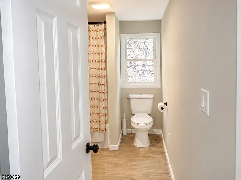 1 Hickory Trl — Photo 8