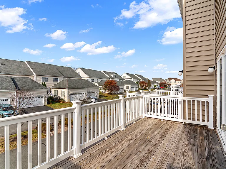 Deck (Main Level)