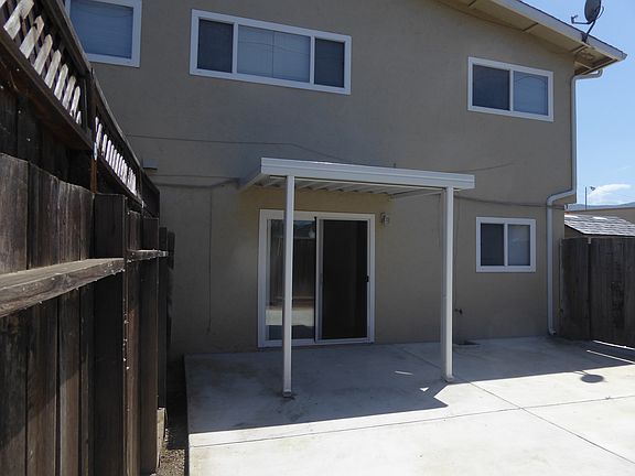 4th image of 1389 Stanwood Dr APT 3