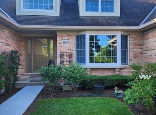 1038 Plantain Ct, Crystal Lake, IL 60014