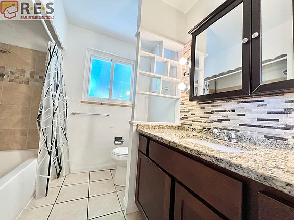 4th image of 2021 W 82nd Pl