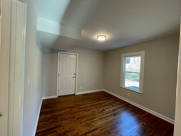 4th image of 1512 N Mebane St