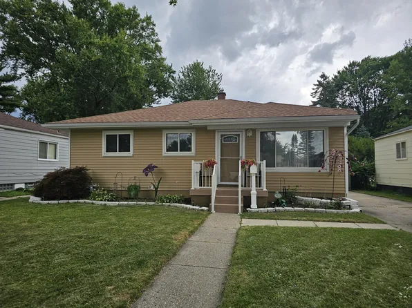 9 Roseview Blvd, Mount Clemens, MI 48043