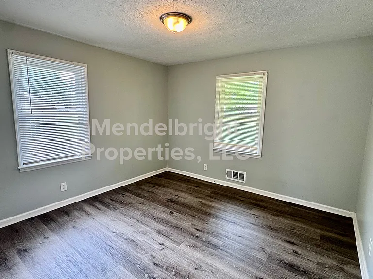 826 Tanner Rd — Photo 14