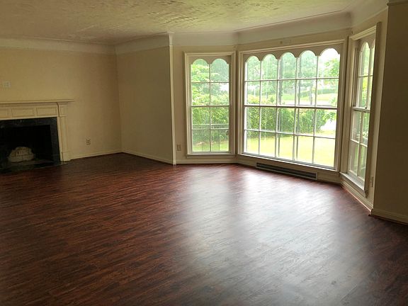 2nd image of 18708 Van Aken Blvd