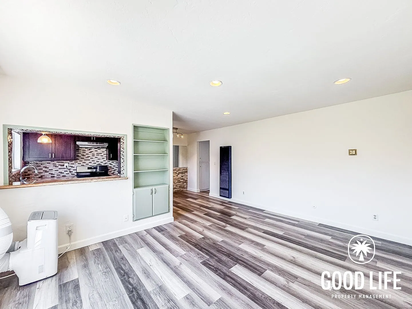SD: Beautiful 1BD/1BA W/ Laundry On-Site and Reserved Parking in Corridor! — Photo 2