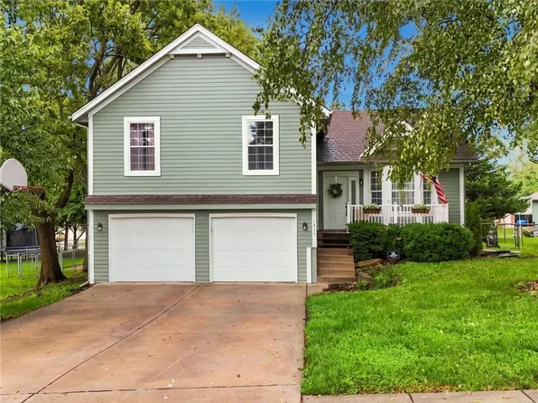 1711 Sunset Dr, Kearney, MO 64060