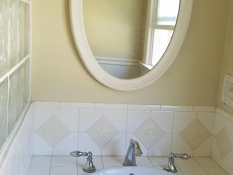 944 N Vagedes Ave — Photo 11