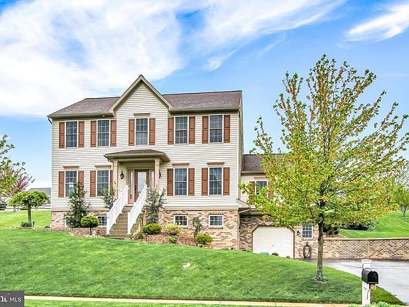 2nd image of 54 Sweetwater Ln