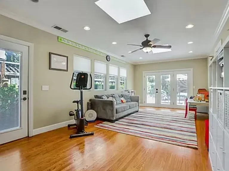 5662 Croydon Ave — Photo 6