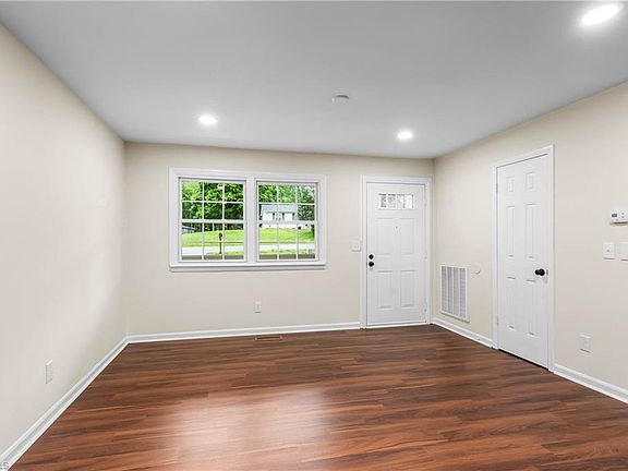 4th image of 6200 Ridge Rd
