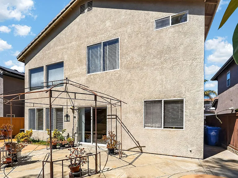 10009 Kika Ct — Photo 33